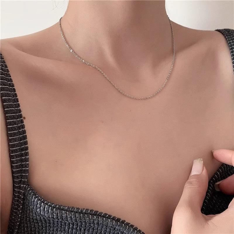Layered clavicle necklaces