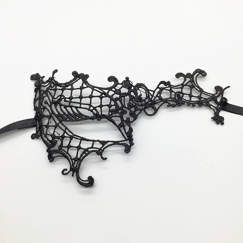 Styling Halloween masquerade