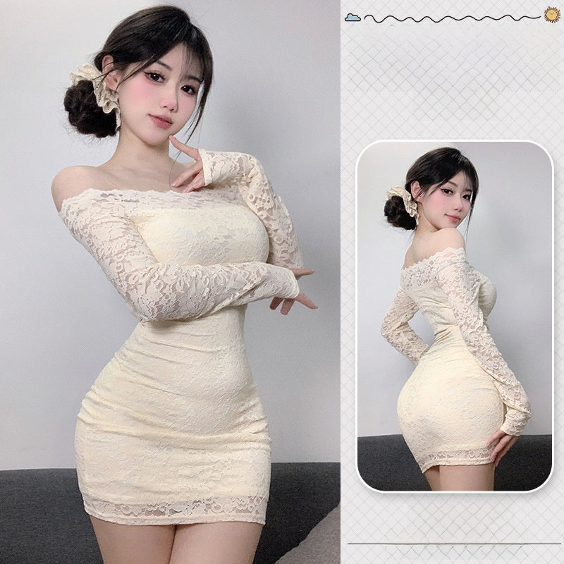 Women's tight-fitting, low-cut short skirt