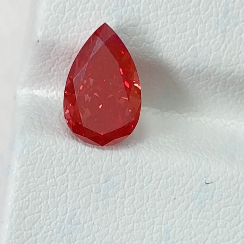 Pear-shaped colored diamond waterdrop-shaped red diamond ring