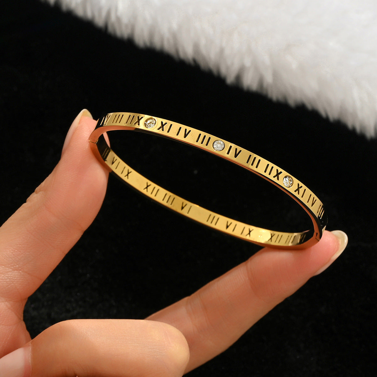 Gold-colored stainless steel bracelet teemdrop