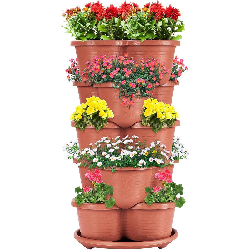 Multi-layered vegetable POTS on the balcony