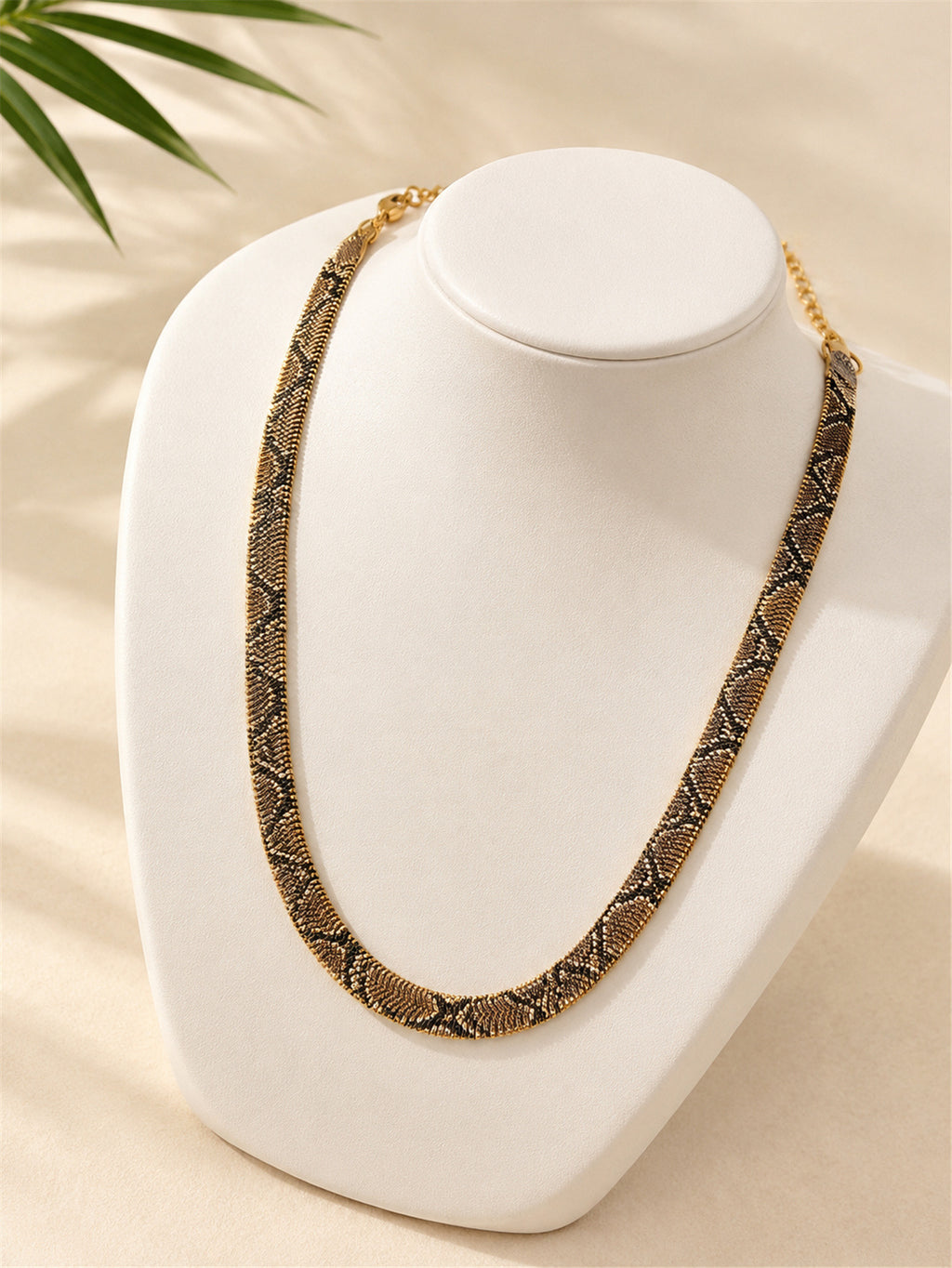 Exaggerated Alloy Snake Bone Chain Necklace Leopard Print Punk Collarbone Chain teemdrop