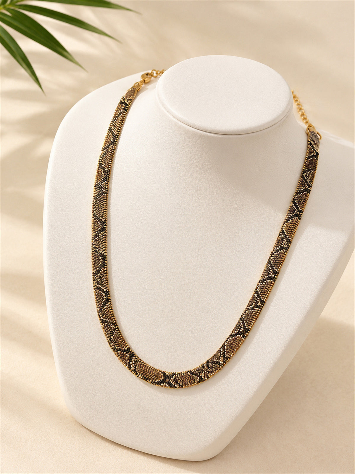 Exaggerated Alloy Snake Bone Chain Necklace Leopard Print Punk Collarbone Chain teemdrop