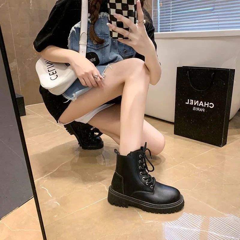 Classic Lace-up Flat Ankle Boots with Warm Lining teemdrop