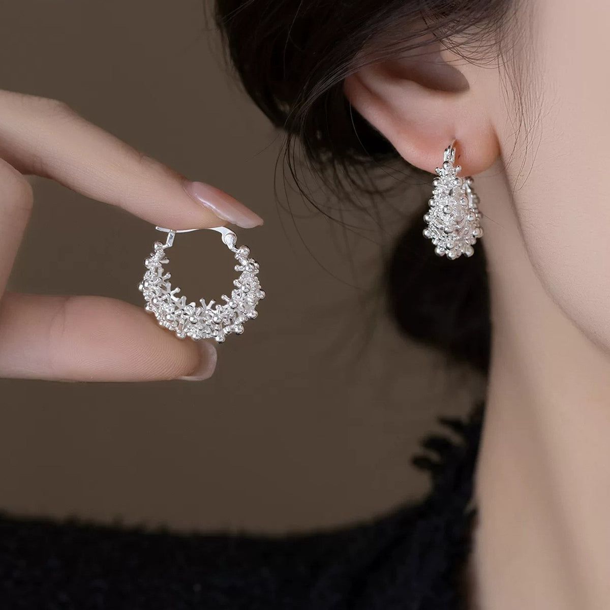 Hollow flower basket earrings