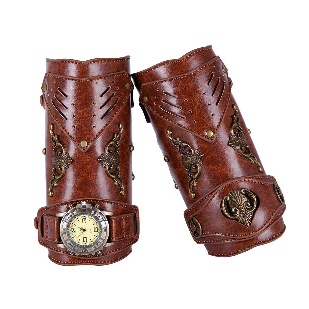 Retro-style arm cuff teemdrop