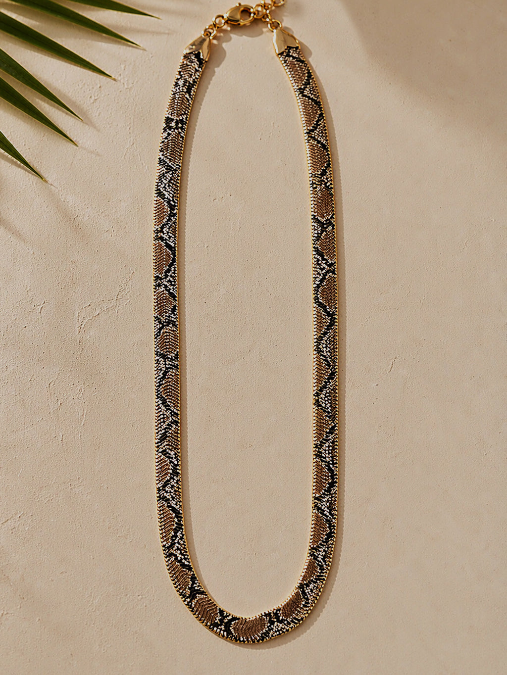 Exaggerated Alloy Snake Bone Chain Necklace Leopard Print Punk Collarbone Chain teemdrop