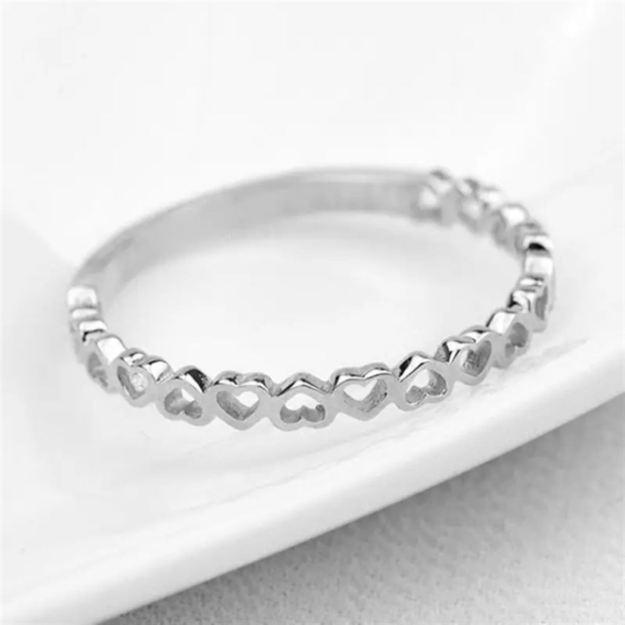 Fashionable Cut Out Heart Shaped Copper Ring Elegant Minimalist Hand Jewelry