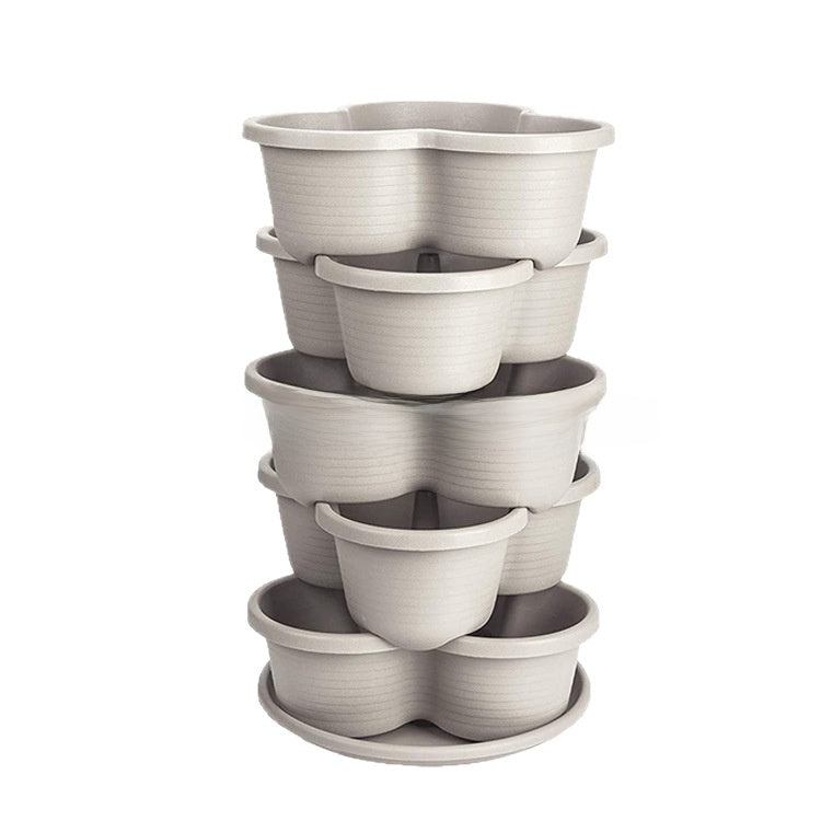 Multi-layered vegetable POTS on the balcony