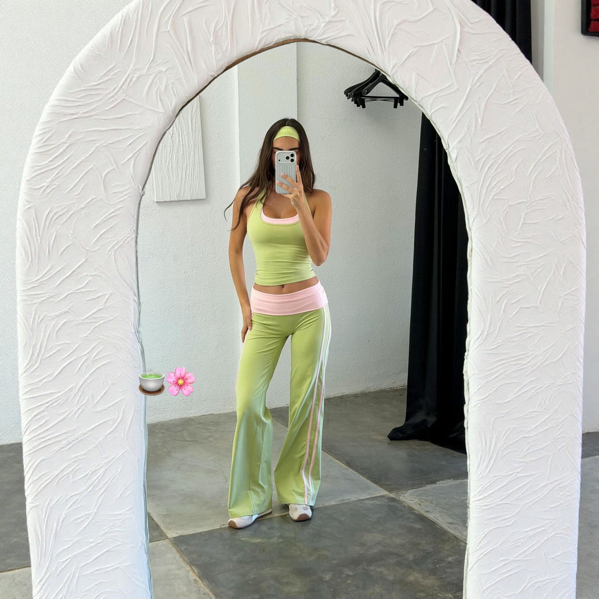 Women's Two-Piece Color-Block Halter Top and Straight-Leg Pants Set teemdrop