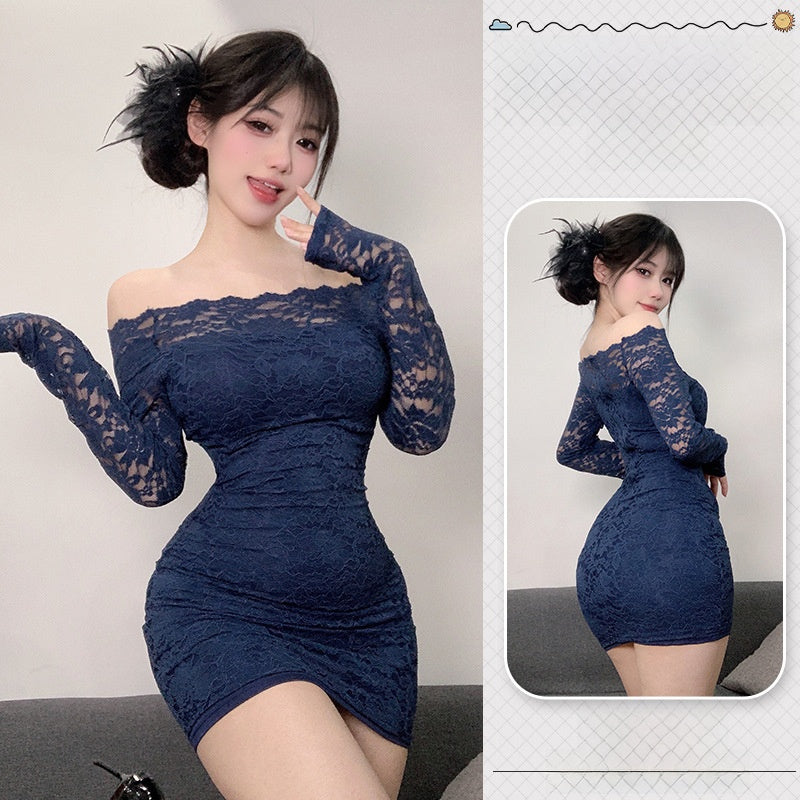 Women's tight-fitting, low-cut short skirt