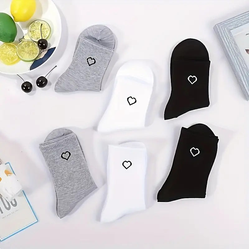 Women's Korean Style Mid-Calf Heart Pattern Socks