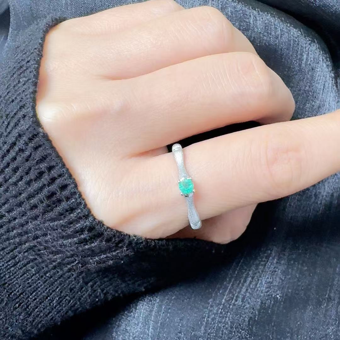 Garnet gemstone ring