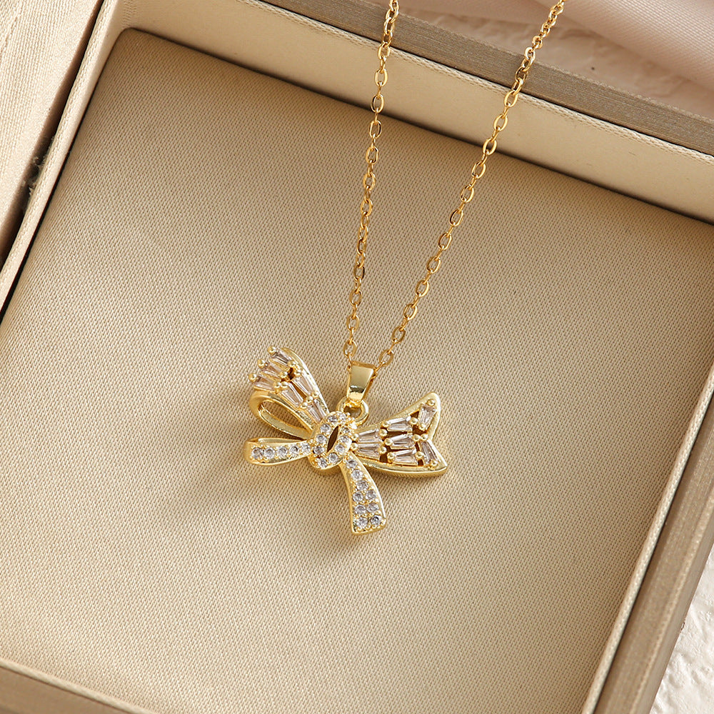 Dress-up necklace for versatile women teemdrop
