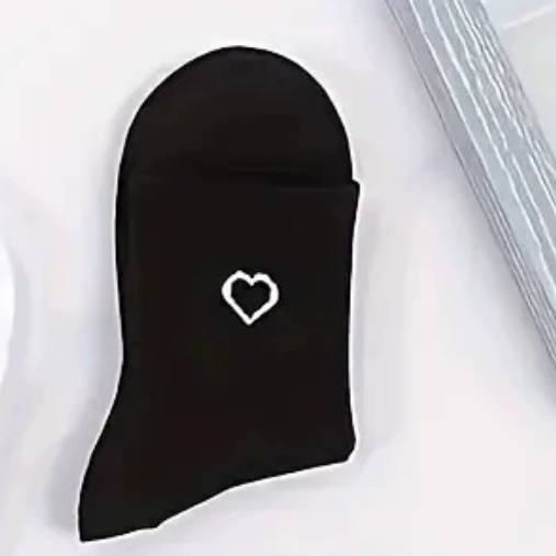 Women's Korean Style Mid-Calf Heart Pattern Socks