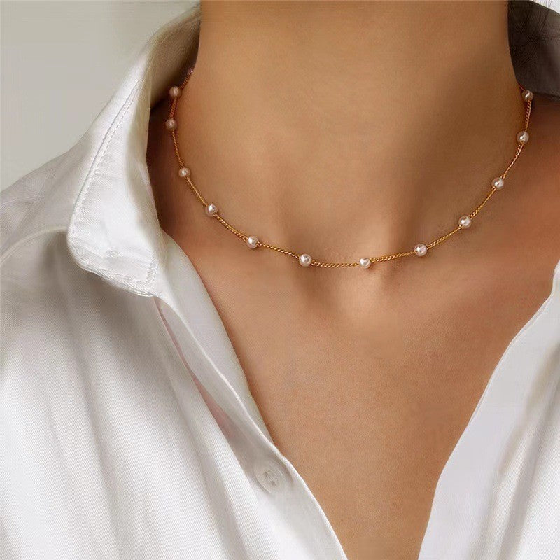 Layered clavicle necklaces