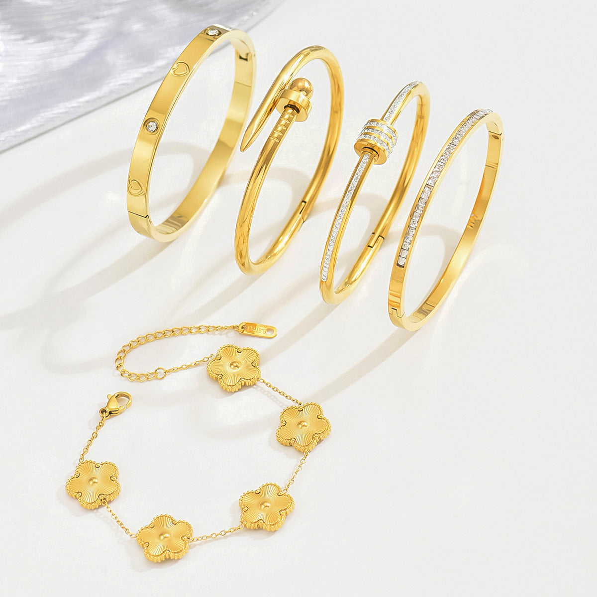 Gold-colored stainless steel bracelet teemdrop