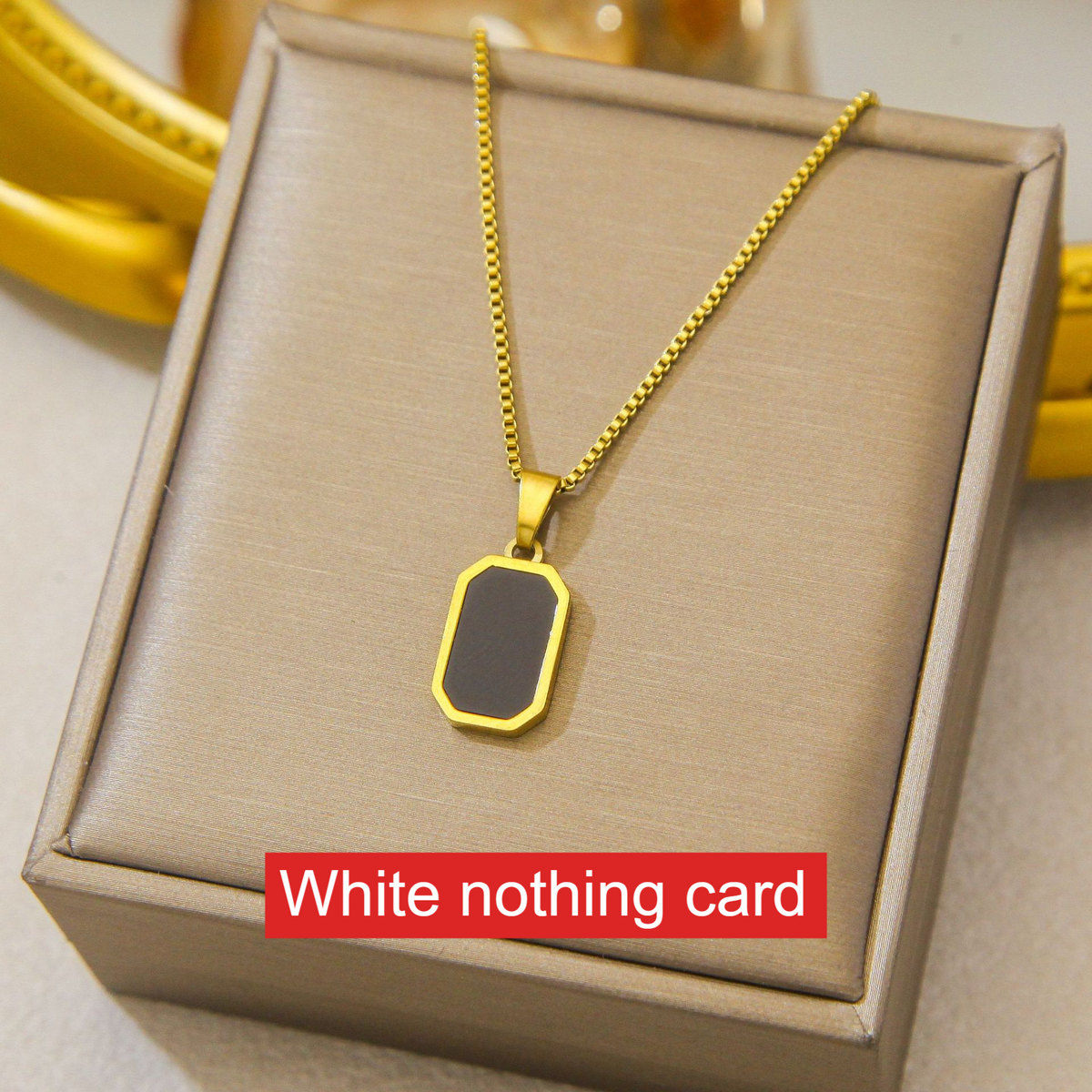 Luxury and exclusive small-scale collar necklace