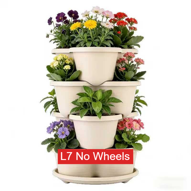 Multi-layered vegetable POTS on the balcony