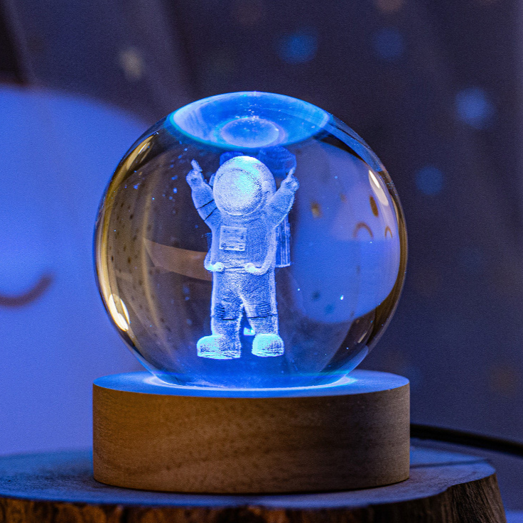 3D Engraved Crystal Ball teemdrop