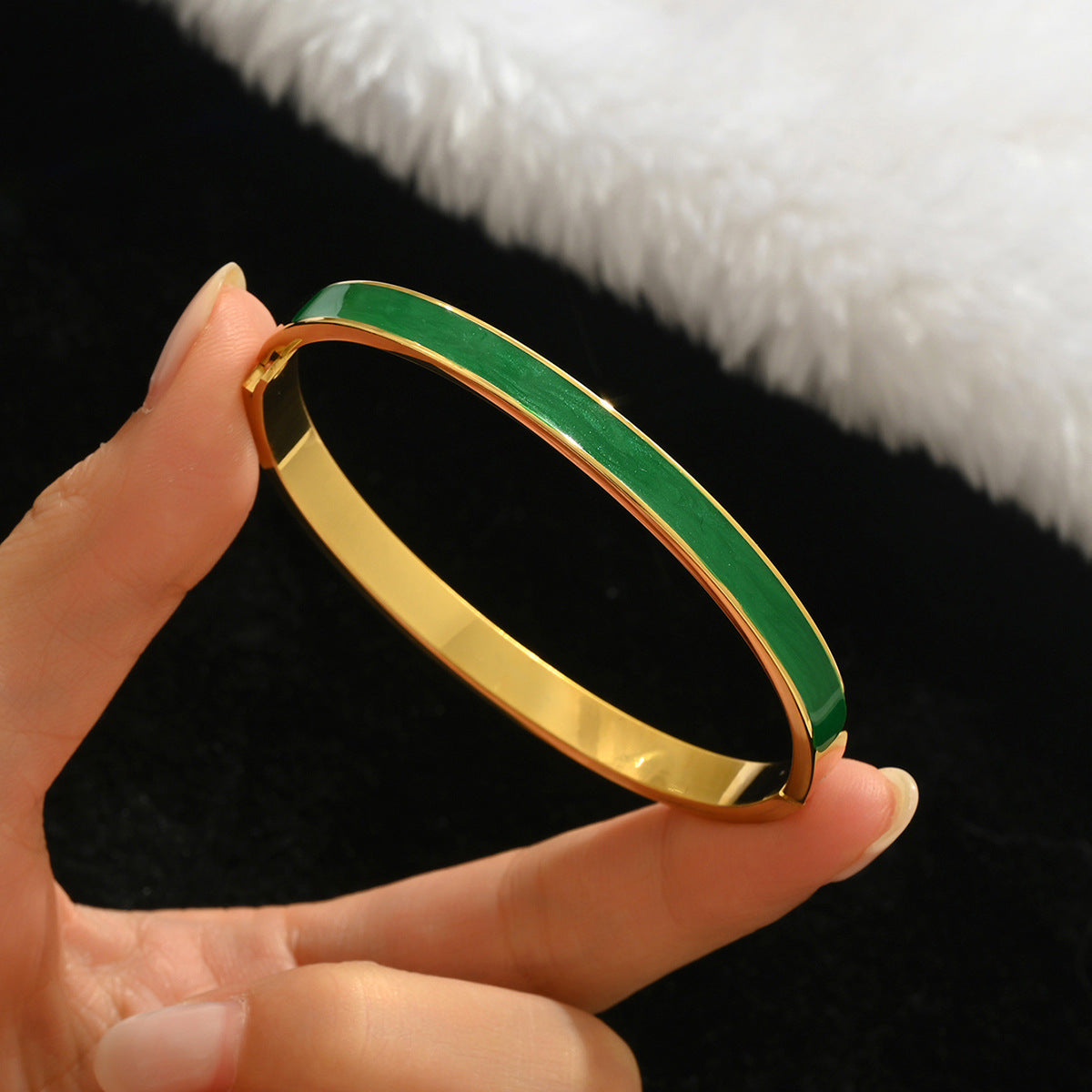 Gold-colored stainless steel bracelet teemdrop