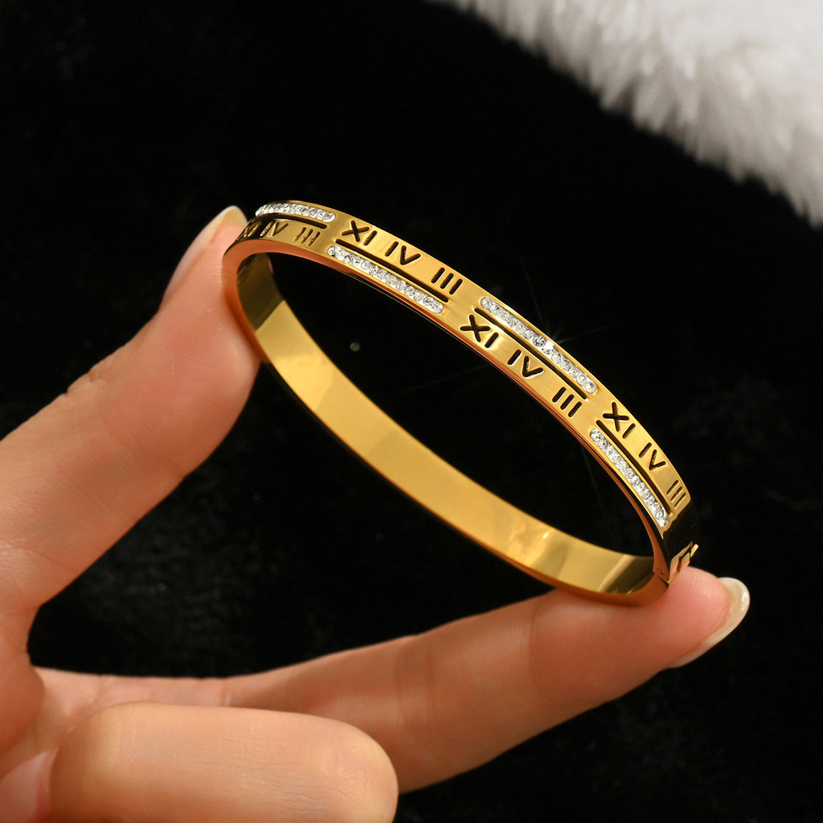 Gold-colored stainless steel bracelet teemdrop