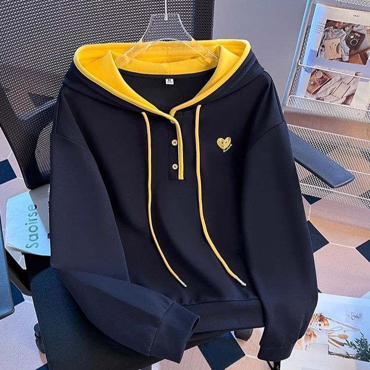 Women's heart-shaped embroidered colorful patch front hoodie