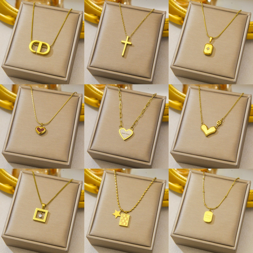 Luxury and exclusive small-scale collar necklace