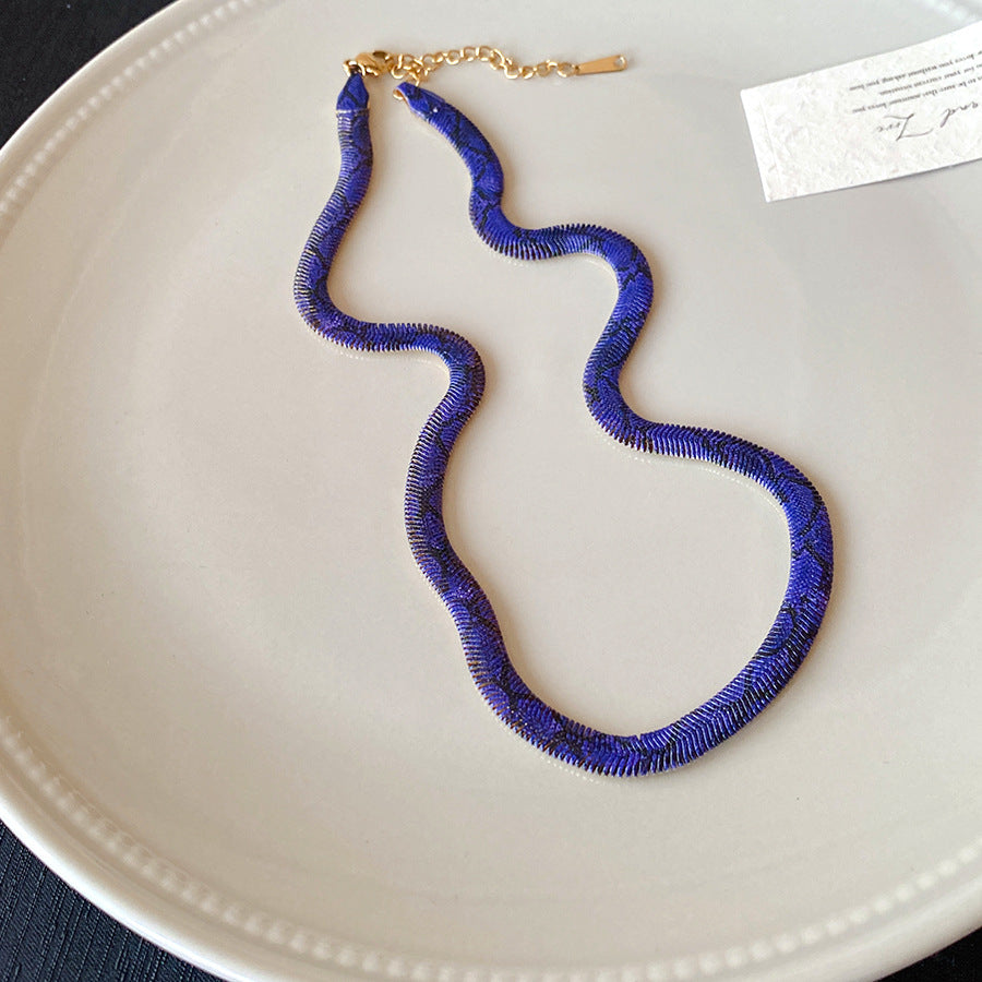Serpentine geometric necklace