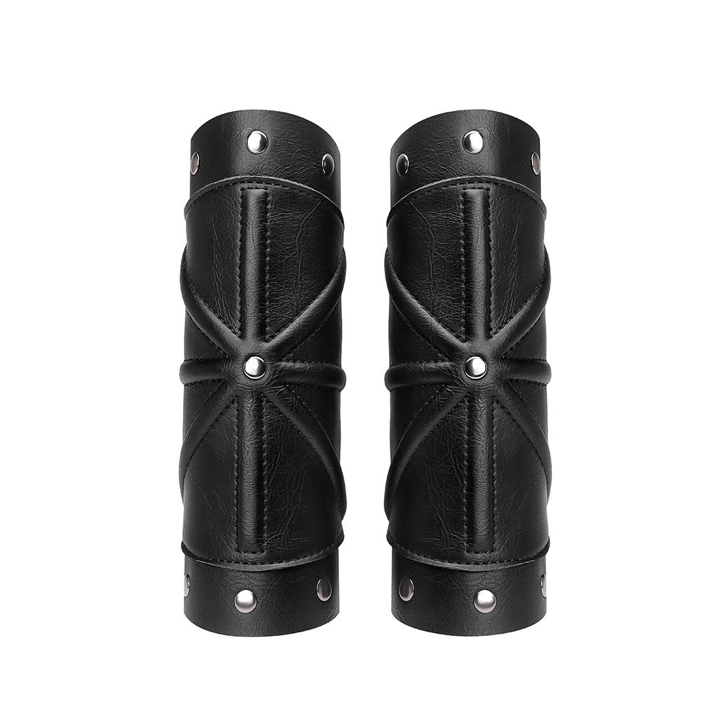 Retro-style arm cuff teemdrop