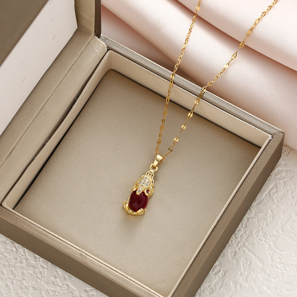 Dress-up necklace for versatile women teemdrop