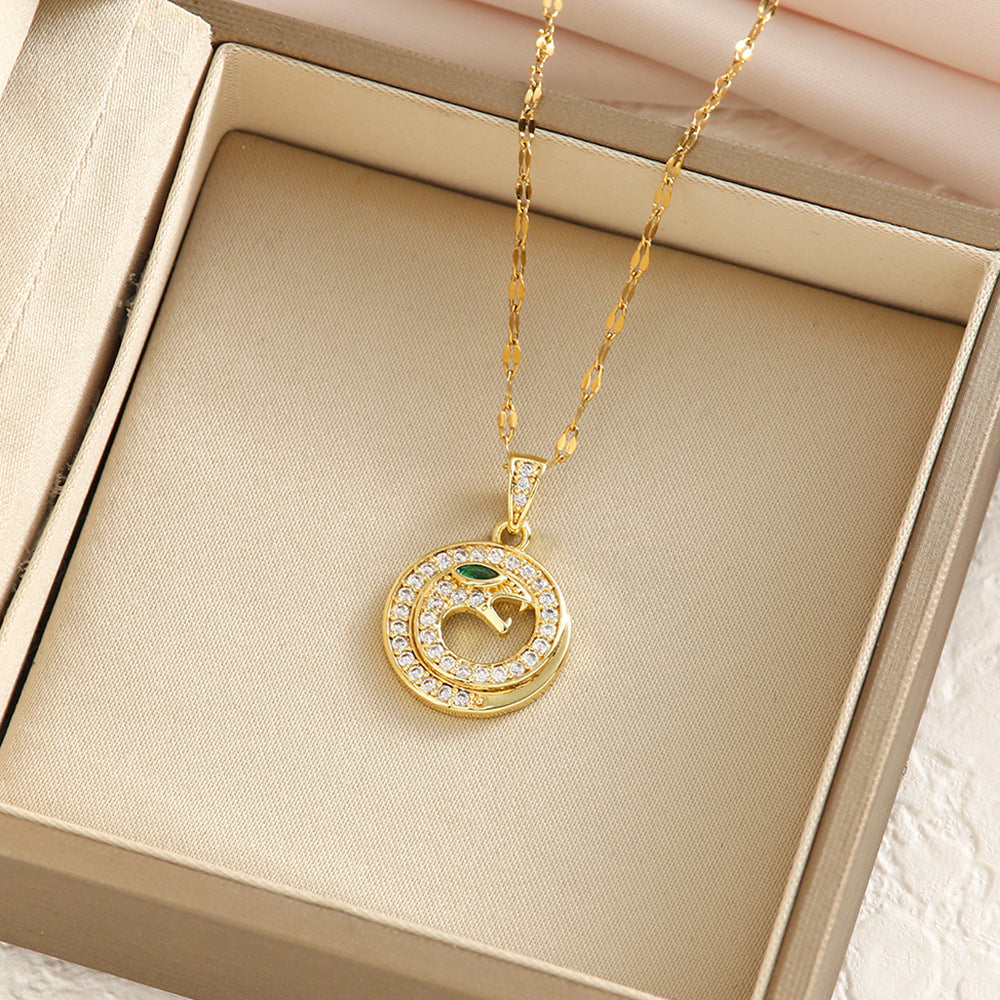 Dress-up necklace for versatile women teemdrop
