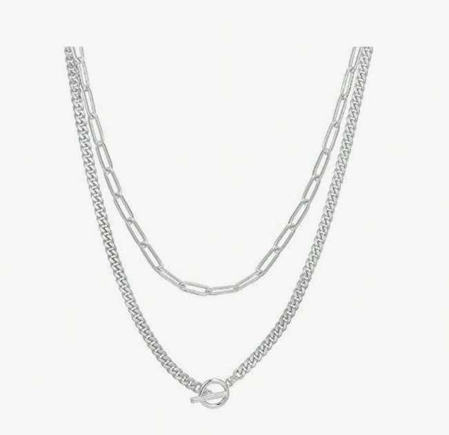 Layered clavicle necklaces