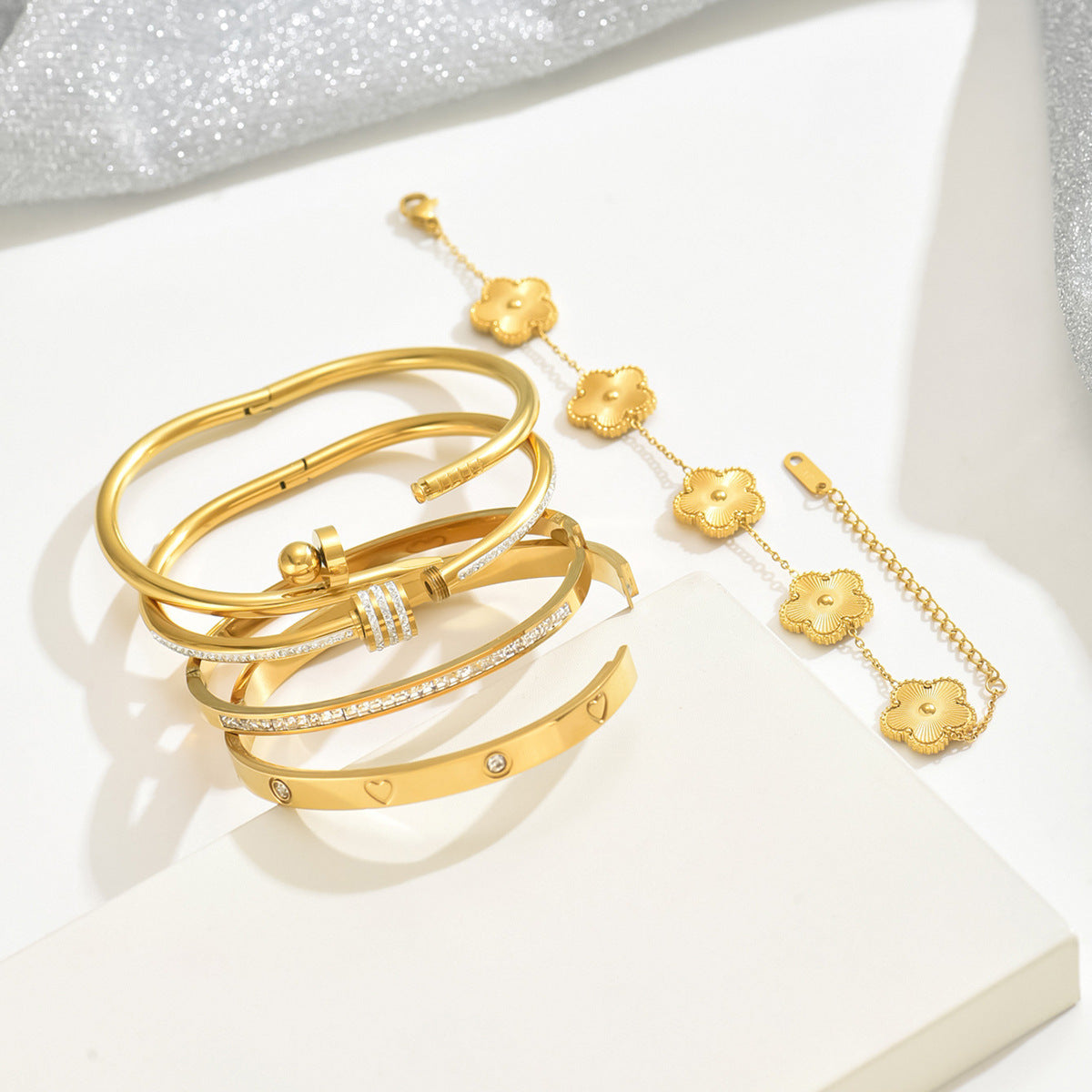 Gold-colored stainless steel bracelet teemdrop