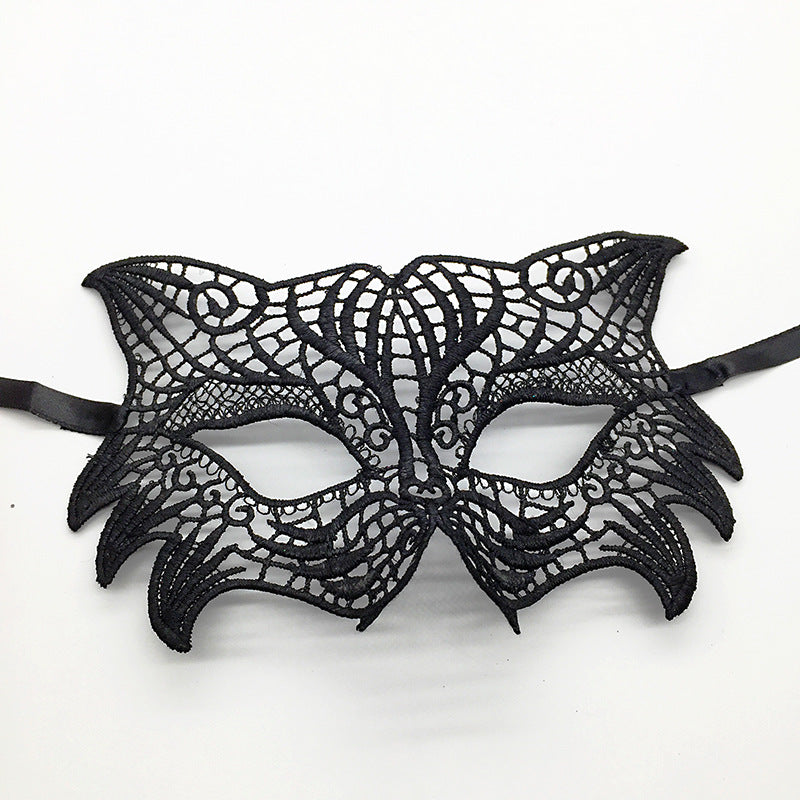 Styling Halloween masquerade