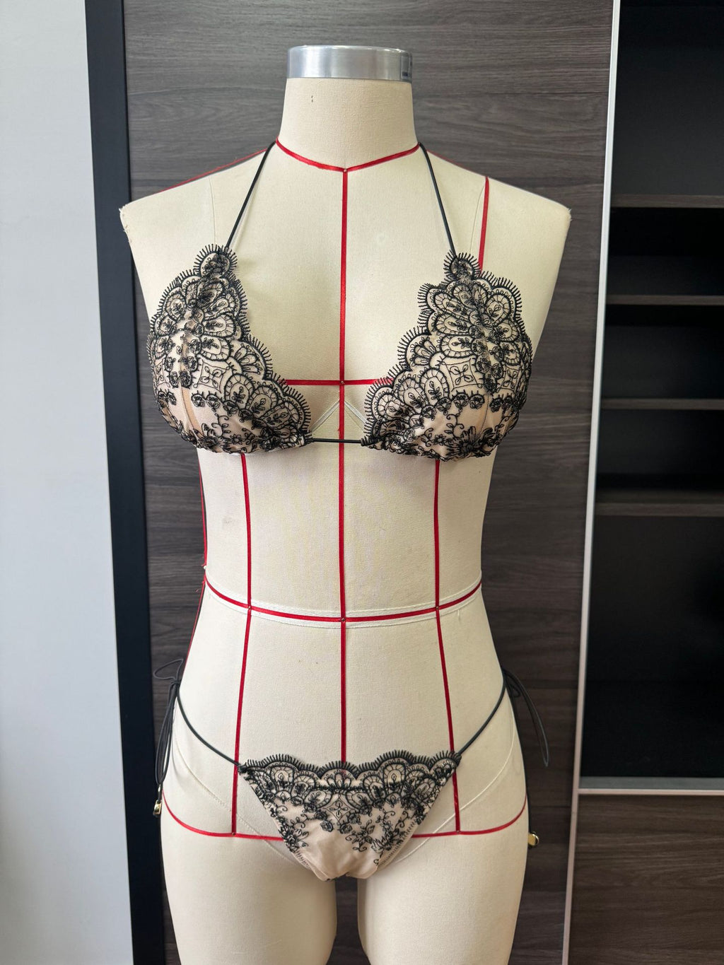 Ruffled two-tone two-piece swimsuit