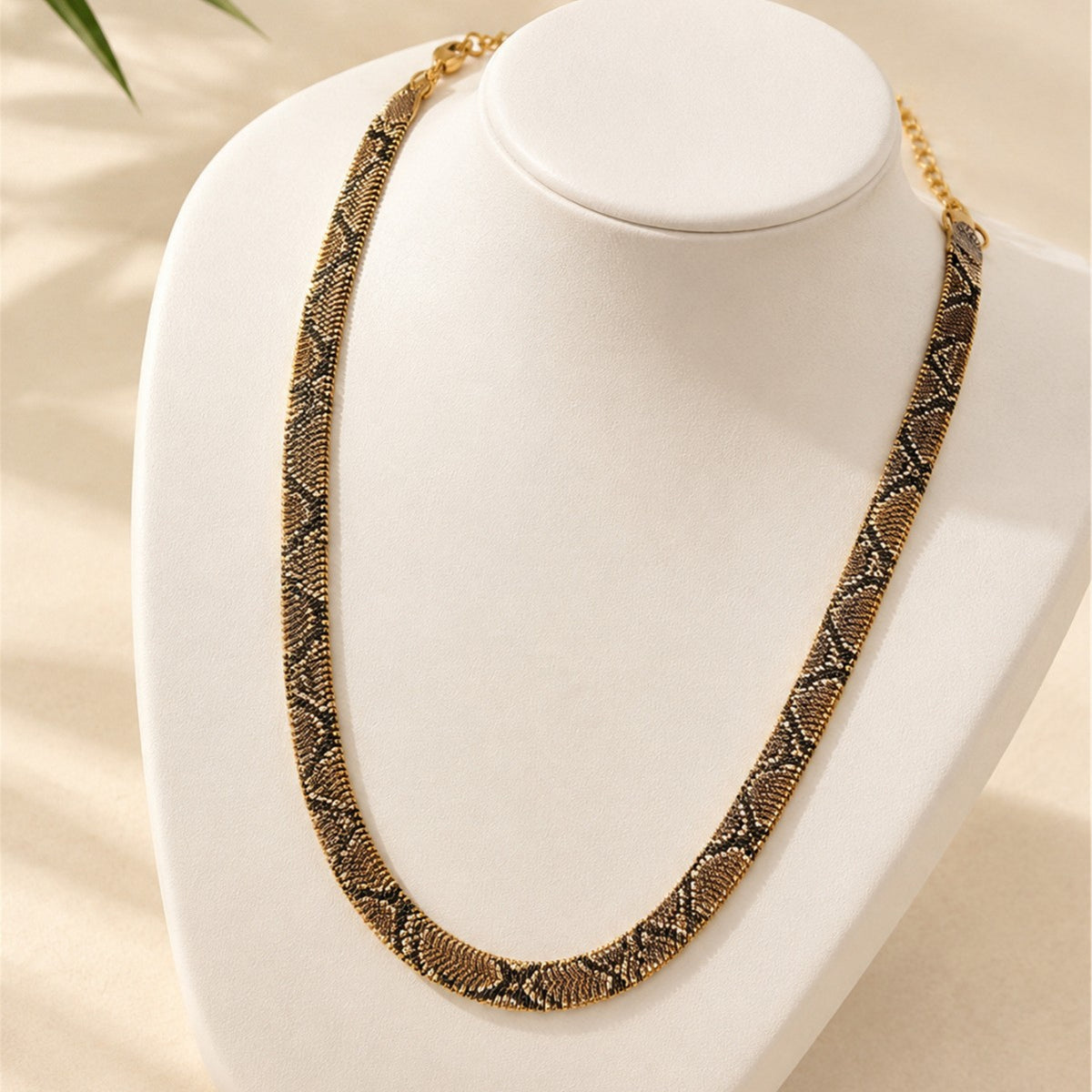 Exaggerated Alloy Snake Bone Chain Necklace Leopard Print Punk Collarbone Chain teemdrop