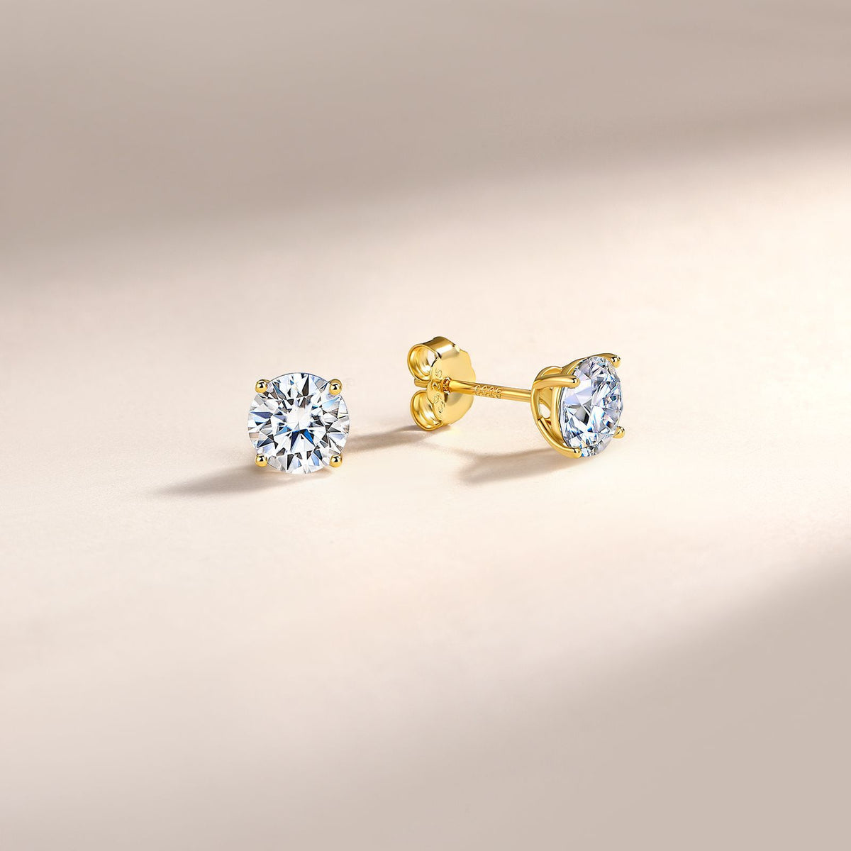 S925 Sterling Silver Moissanite Four-Prong Round Stud Earrings teemdrop