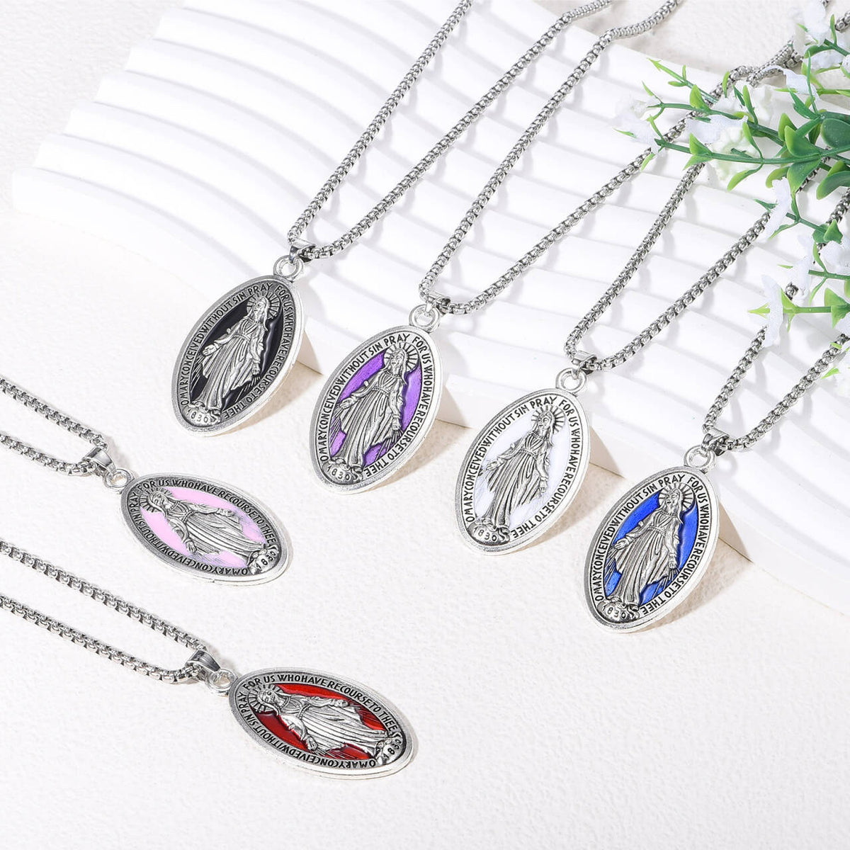 Oil-Dropping Geometric Pendant Zinc Alloy Necklace, Electroplated, Six Colors, Unisex teemdrop