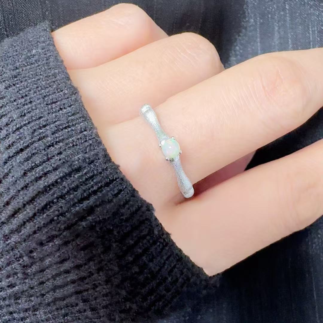 Garnet gemstone ring