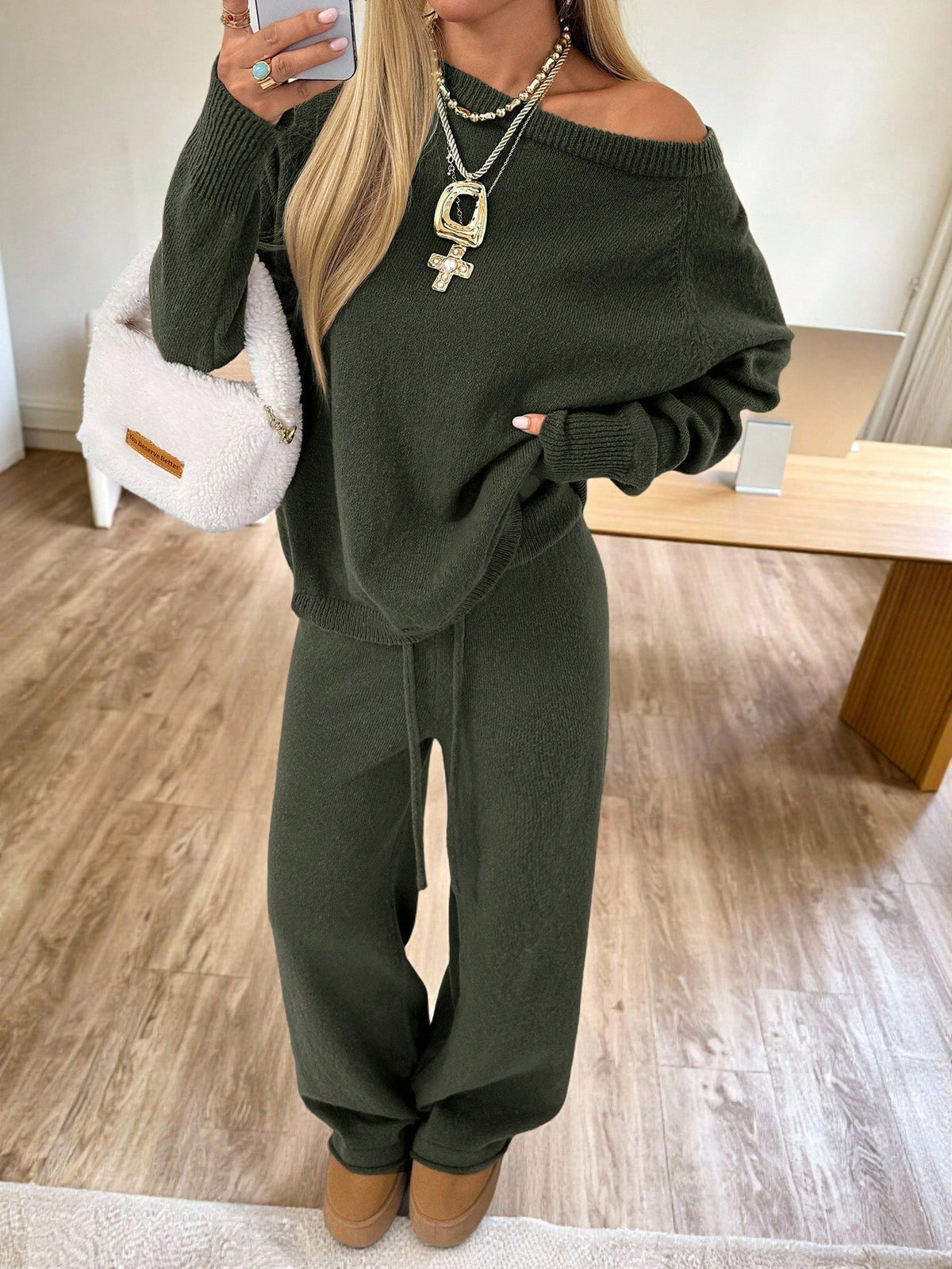 Loose-fitting long-sleeve wide-leg pants