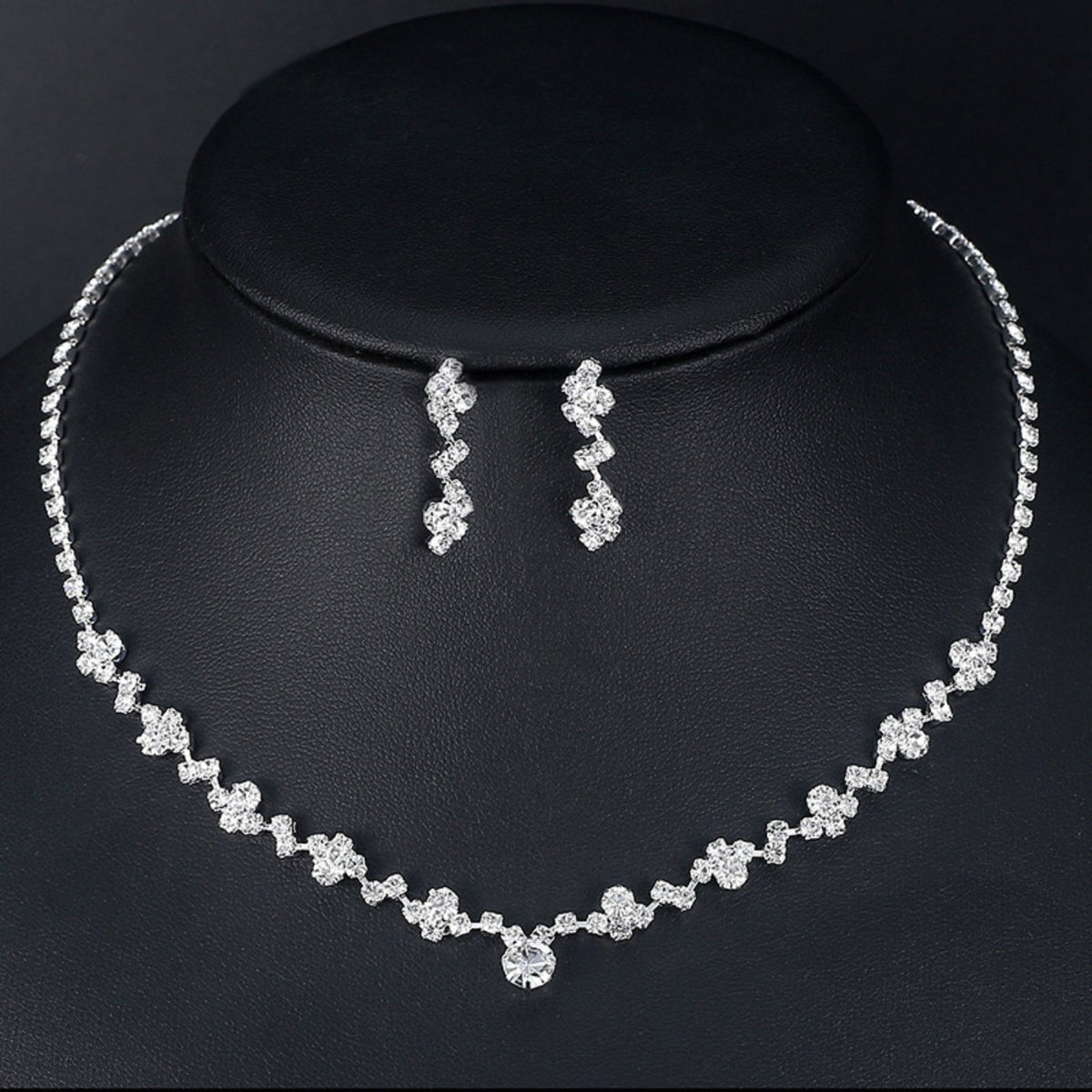 Rhinestone Geometric Pendant Necklace and Earrings Jewelry Set for Women Bridal Light Luxury