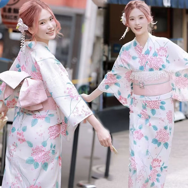Kimono girl yukata