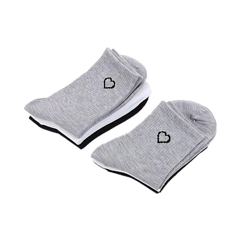 Women's Korean Style Mid-Calf Heart Pattern Socks