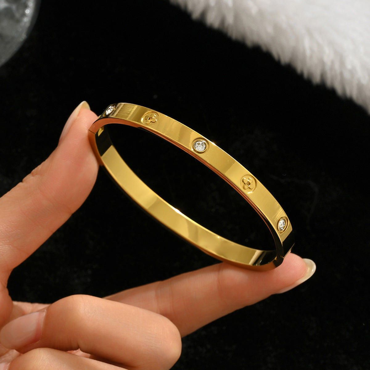 Gold-colored stainless steel bracelet teemdrop