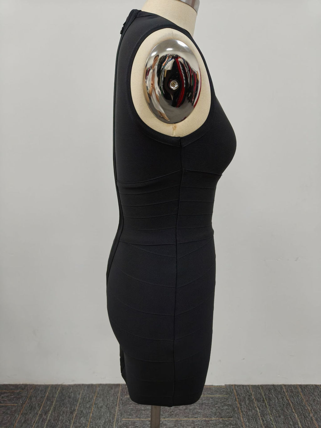 Women Sleeveless V-Neck Slim Fit Solid Color Hip-Hugging Dress teemdrop