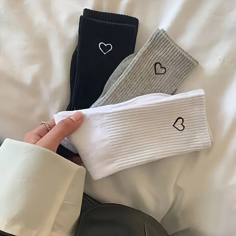 Women's Korean Style Mid-Calf Heart Pattern Socks