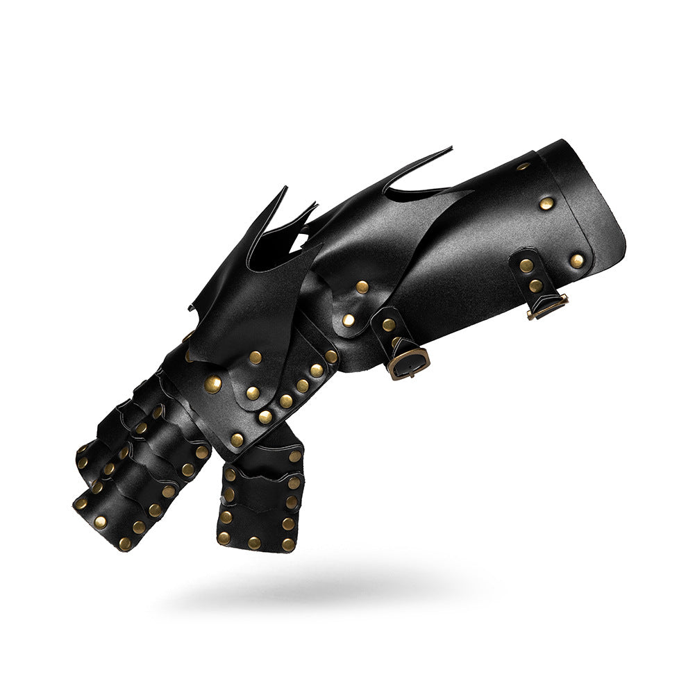 Retro-style arm cuff teemdrop