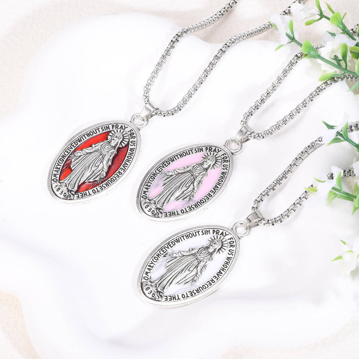Oil-Dropping Geometric Pendant Zinc Alloy Necklace, Electroplated, Six Colors, Unisex teemdrop